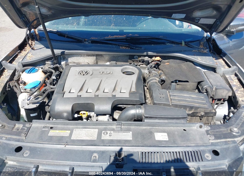 2014 VOLKSWAGEN PASSAT 2.0L TDI SE VIN: 1VWBN7A32EC049036
