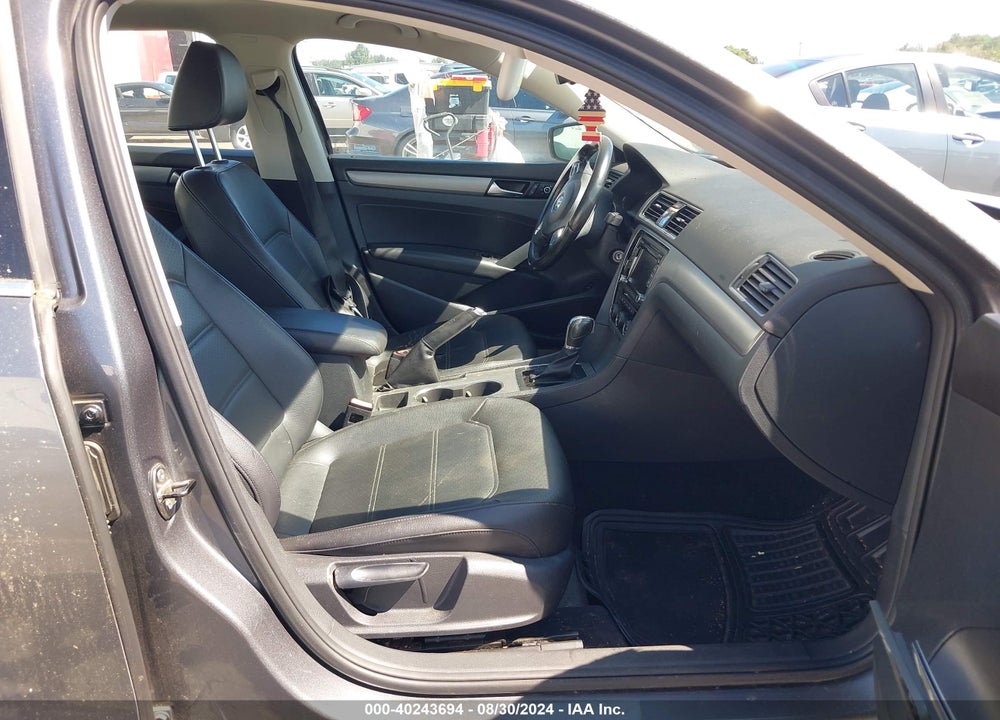 2014 VOLKSWAGEN PASSAT 2.0L TDI SE VIN: 1VWBN7A32EC049036