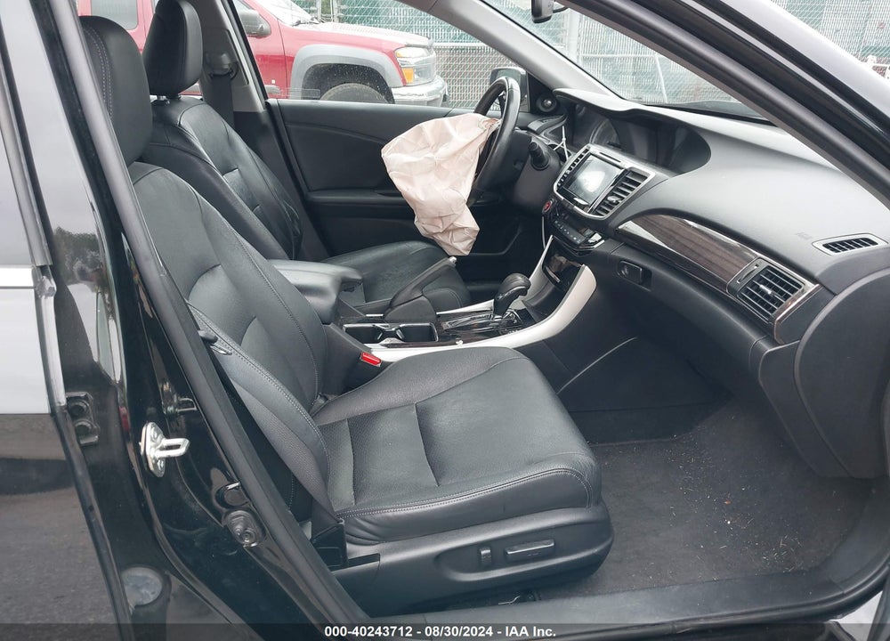 2017 HONDA ACCORD EX-L V6 VIN: 1HGCR3F80HA033461