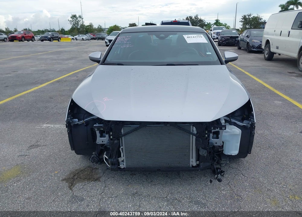 2024 AUDI A3 PREMIUM 40 TFSI FRONT-WHEEL DRIVE S TRONIC VIN: WAUAUDGY6RA091923