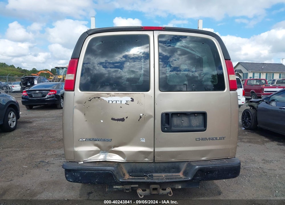 2005 CHEVROLET EXPRESS VIN: 1GAHG39U051215507