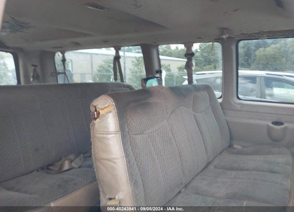 2005 CHEVROLET EXPRESS VIN: 1GAHG39U051215507