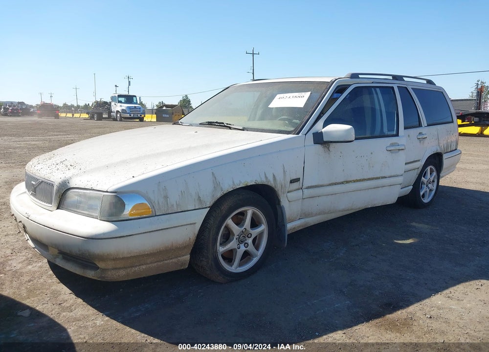 1998 VOLVO V70 GLT VIN: YV1LW5640W2377728