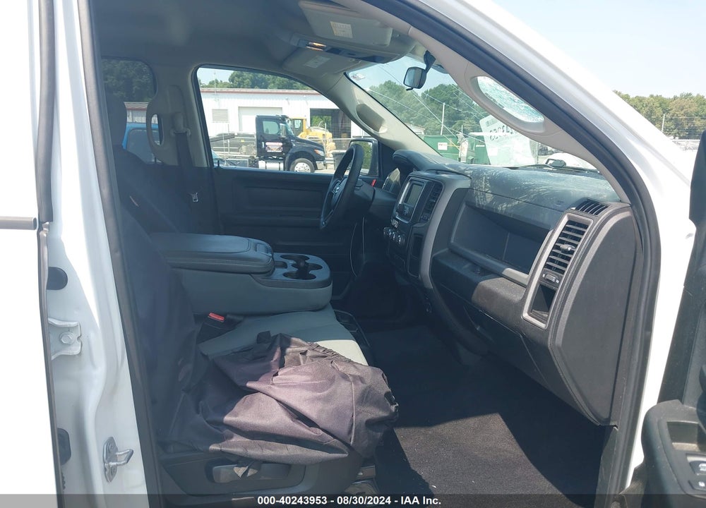 2017 RAM 1500 EXPRESS 4X4 5'7 BOX VIN: 1C6RR7KG4HS717816