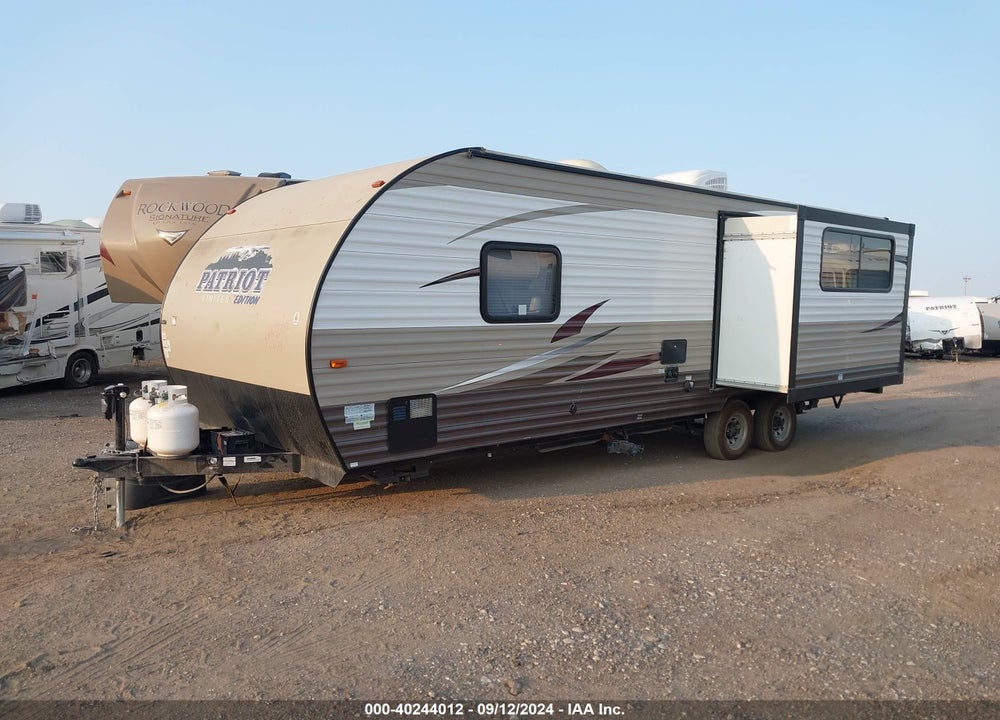 2016 FOREST RIVER CHEROKEE VIN: 4X4TCKZ23GK031899