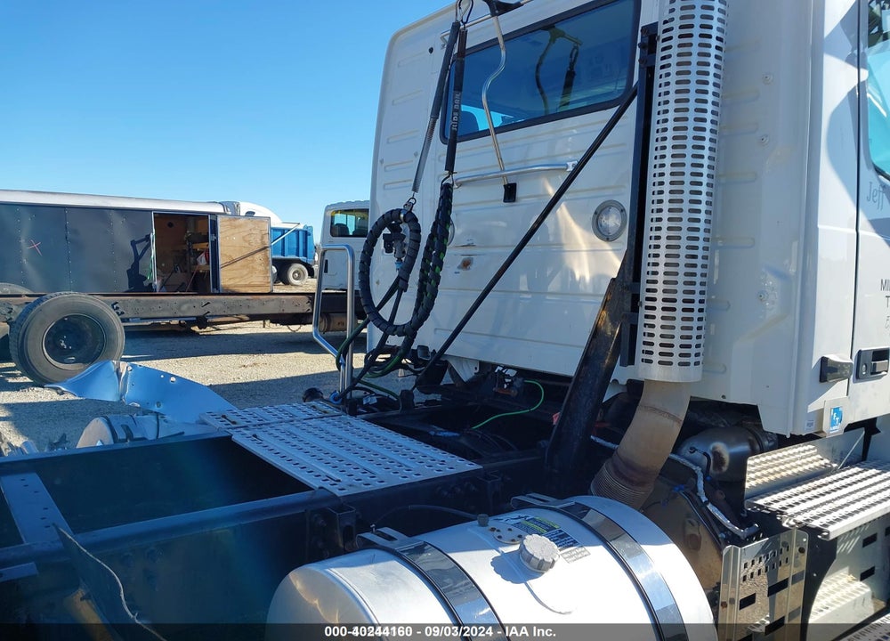 2019 VOLVO VNR VIN: 4V4WC9EHXKN198956