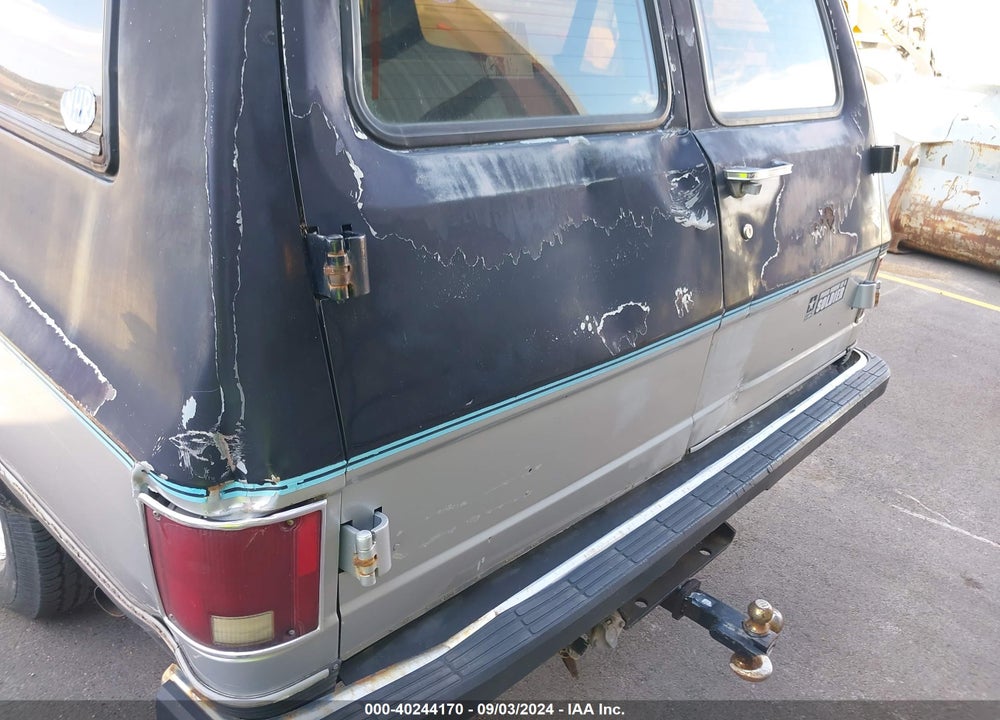 1990 GMC SUBURBAN V15 CONVENTIONAL VIN: 1GKEV16K2LF503184