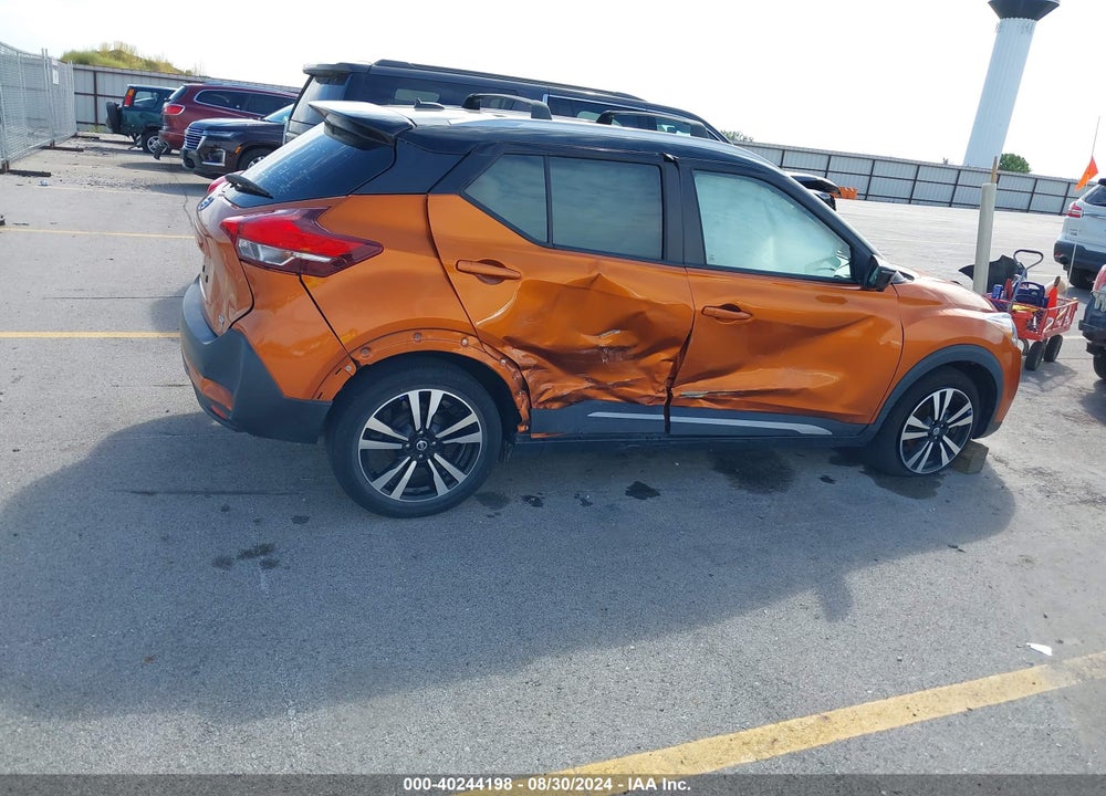 2019 NISSAN KICKS SR VIN: 3N1CP5CU5KL558262