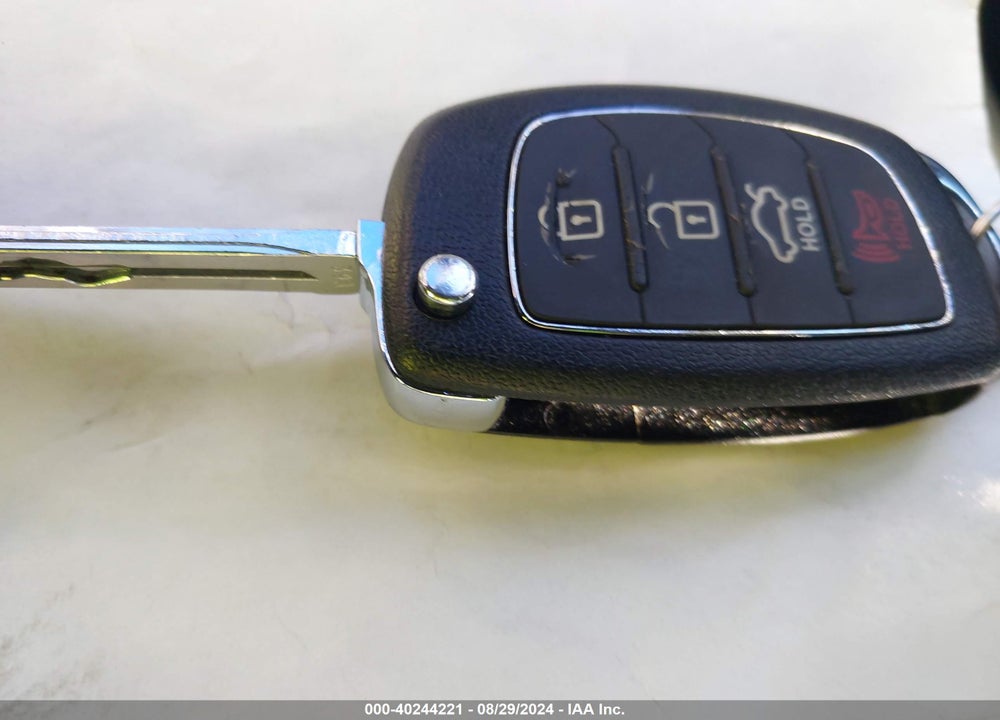 2015 HYUNDAI SONATA SE VIN: 5NPE24AF7FH167767