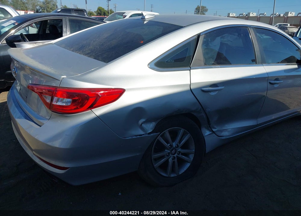 2015 HYUNDAI SONATA SE VIN: 5NPE24AF7FH167767