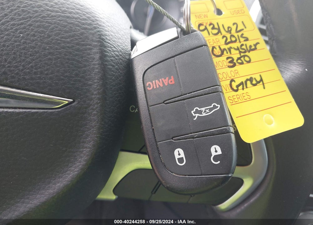 2015 CHRYSLER 300 LIMITED VIN: 2C3CCAAG8FH931621