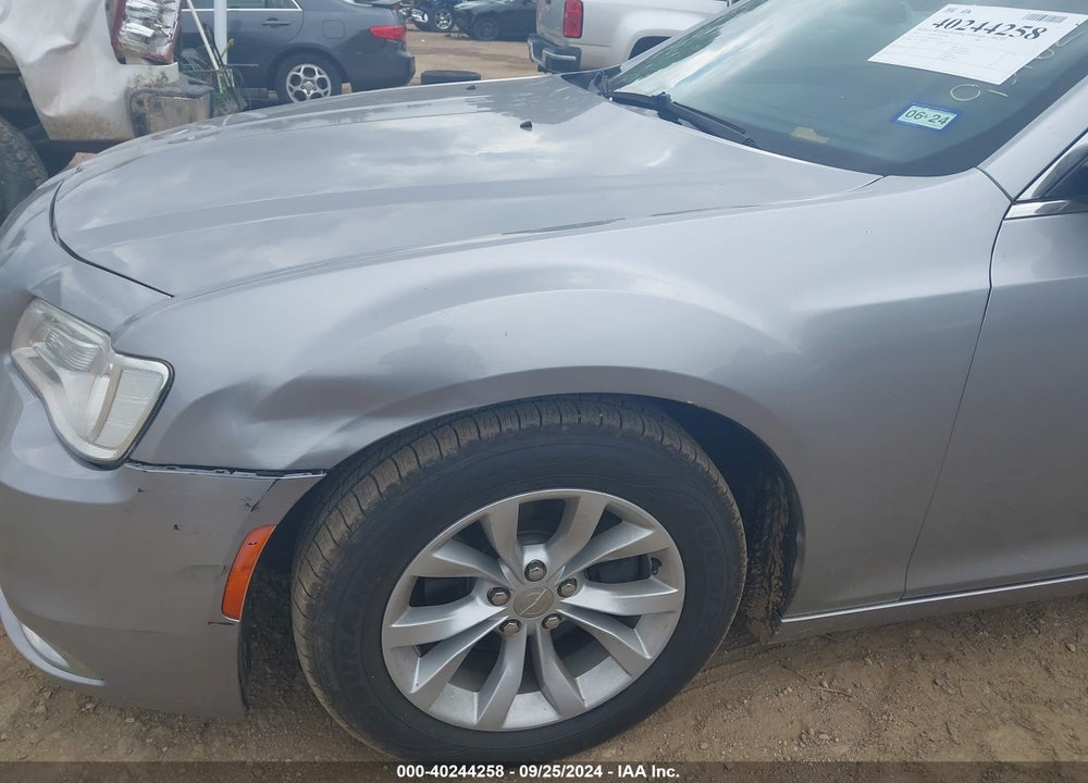 2015 CHRYSLER 300 LIMITED VIN: 2C3CCAAG8FH931621