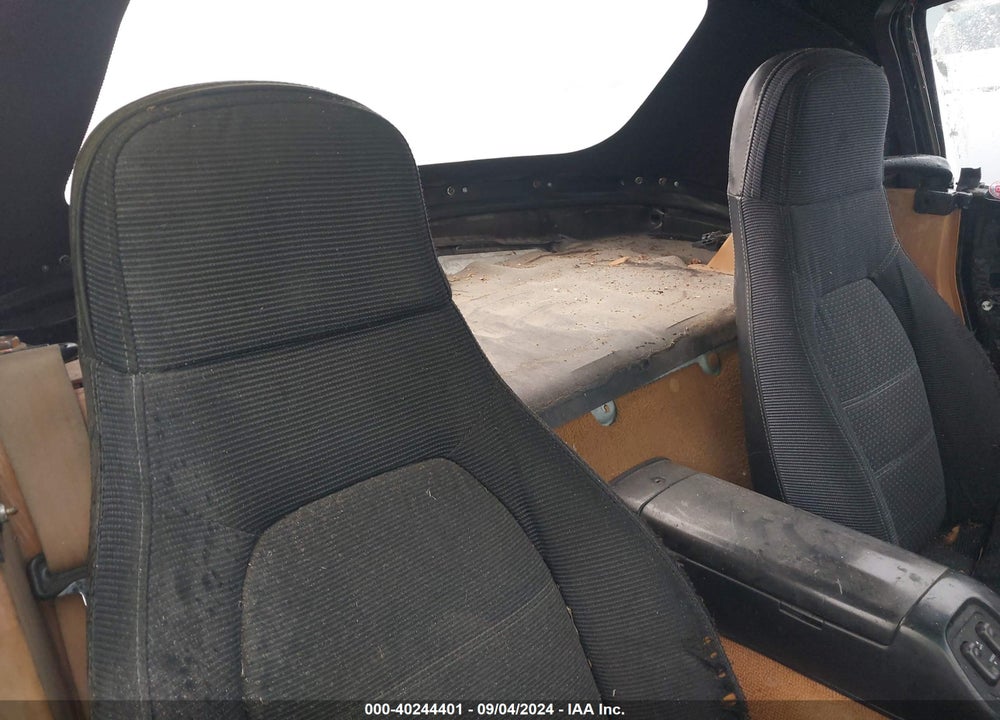 1992 MAZDA MX-5 MIATA VIN: JM1NA3517N1317913