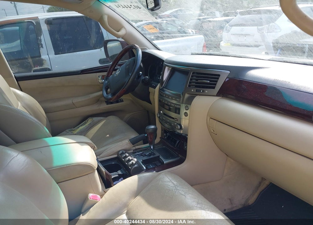 2011 LEXUS LX 570 VIN: JTJHY7AX0B4068517