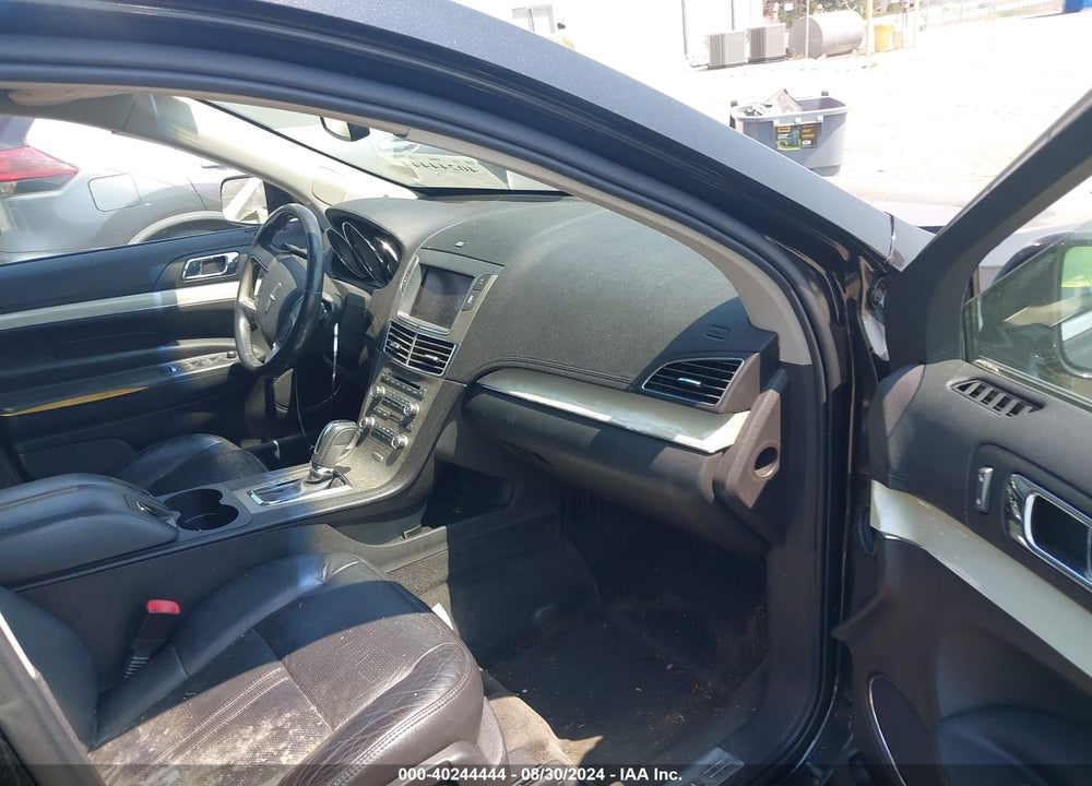 2010 LINCOLN MKT VIN: 2LMHJ5FR7ABJ26620