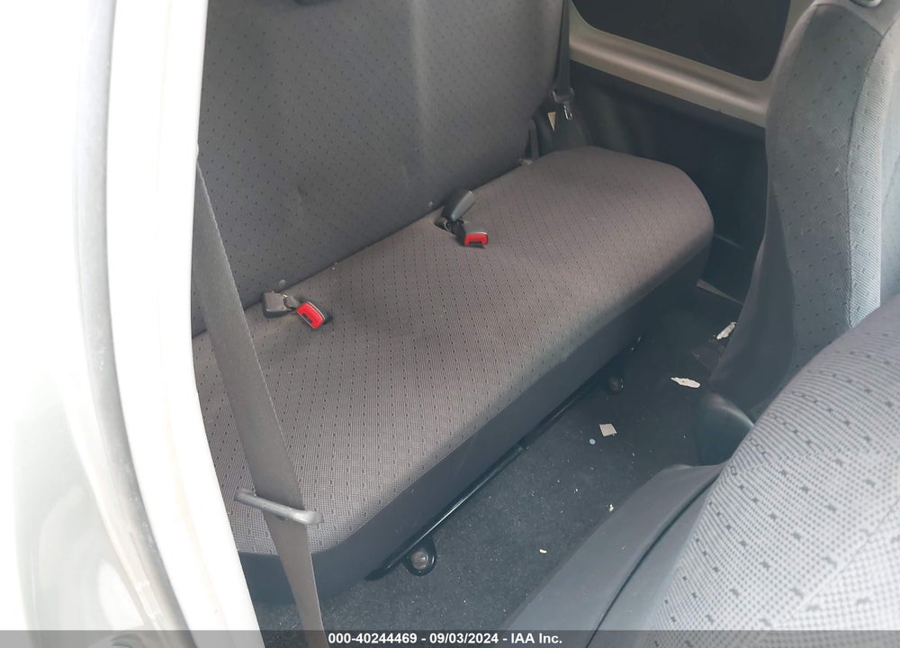 2009 TOYOTA YARIS VIN: JTDJT903695254418