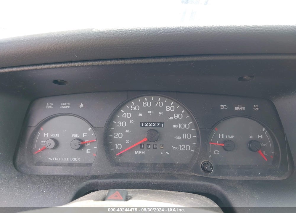 2003 FORD CROWN VICTORIA LX VIN: 2FAFP74W83X140113