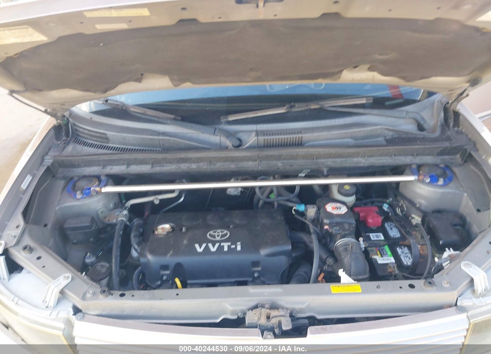 2004 SCION XB VIN: JTLKT324X40152606