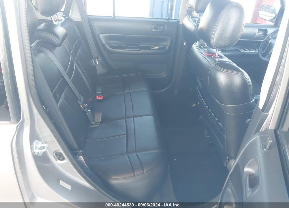 2004 SCION XB VIN: JTLKT324X40152606