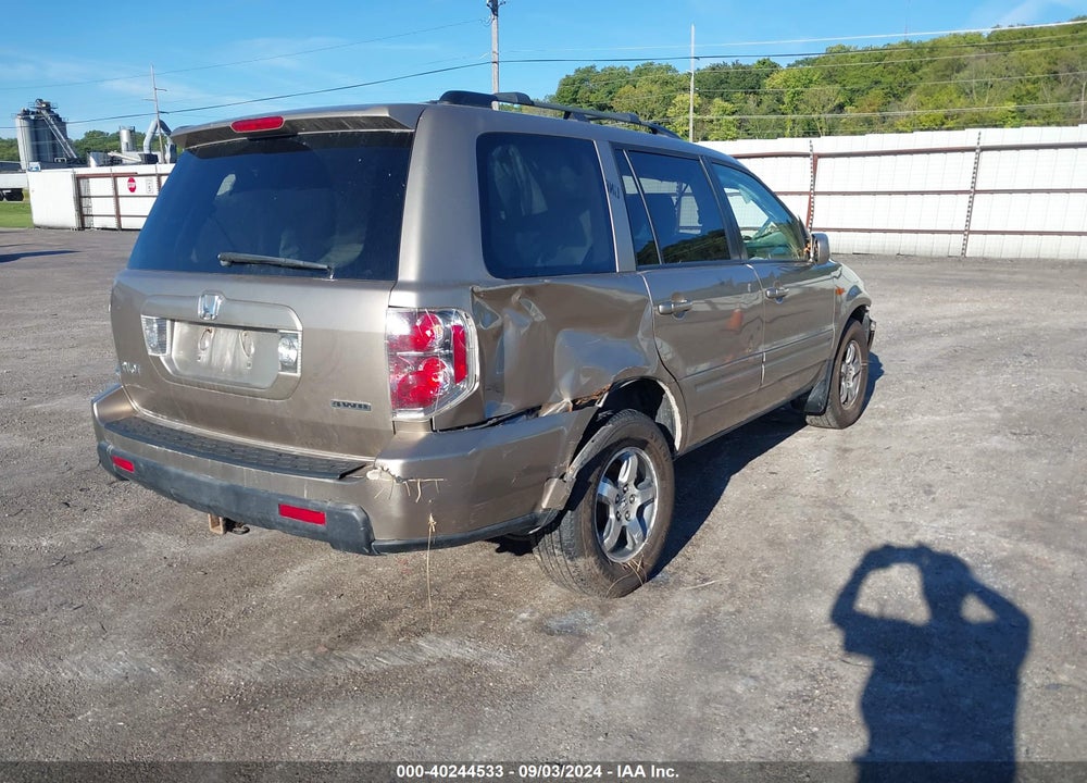 2006 HONDA PILOT EX VIN: 5FNYF18466B008080