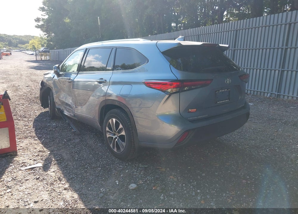 2020 TOYOTA HIGHLANDER XLE VIN: 5TDHZRBH5LS037529