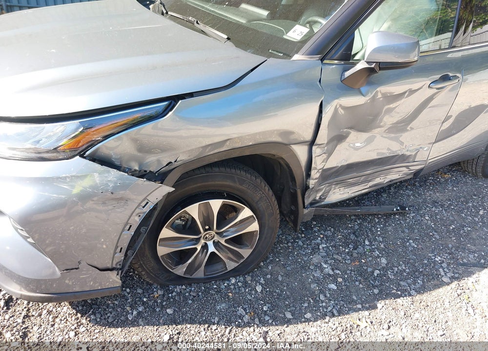 2020 TOYOTA HIGHLANDER XLE VIN: 5TDHZRBH5LS037529