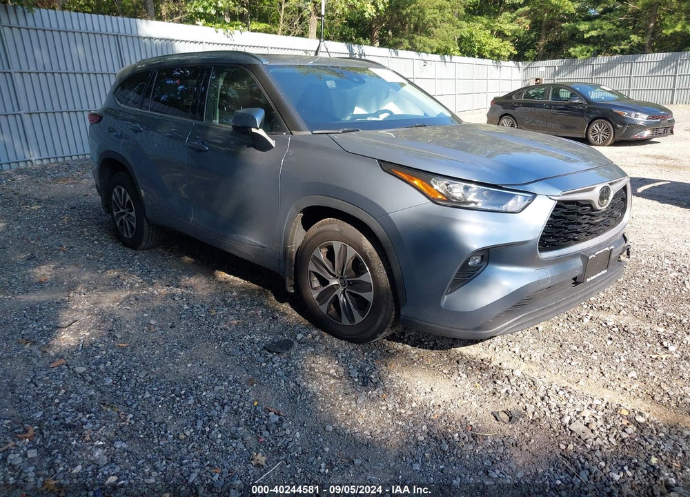 2020 TOYOTA HIGHLANDER XLE VIN: 5TDHZRBH5LS037529