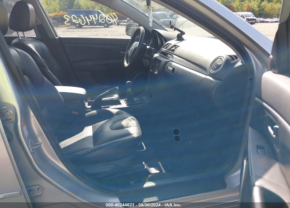 2006 MAZDA 3 S TOURING VIN: JM1BK324761518212