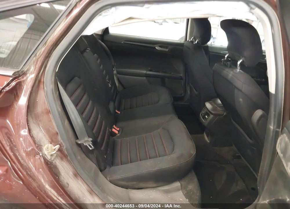 2015 FORD FUSION SE VIN: 3FA6P0H77FR114504