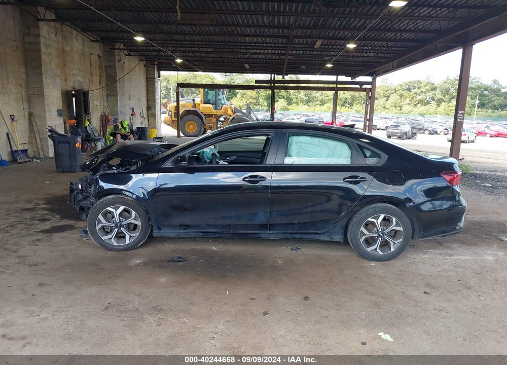 2020 KIA FORTE LXS VIN: 3KPF24AD4LE173528