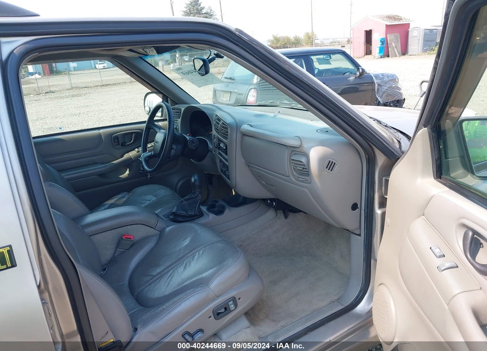 2000 GMC JIMMY VIN: 1GKDT13W0Y2113241