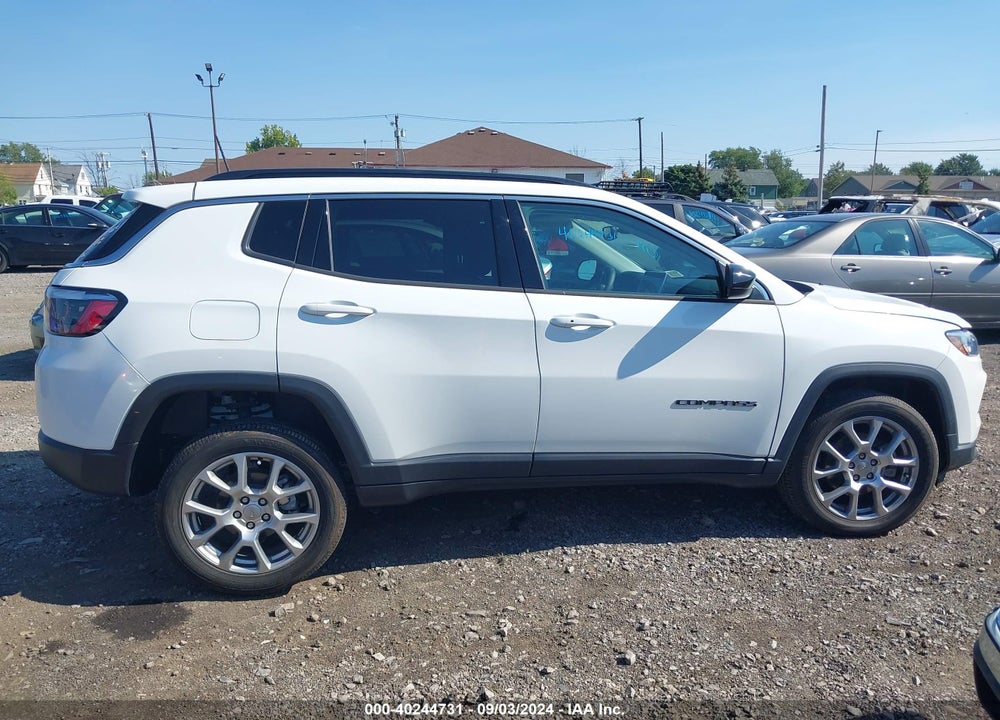 2022 JEEP COMPASS LATITUDE LUX 4X4 VIN: 3C4NJDFB7NT180915