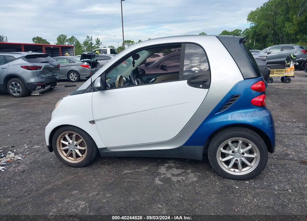 2009 SMART FORTWO BRABUS/PASSION/PURE VIN: WMEEJ31X69K214607
