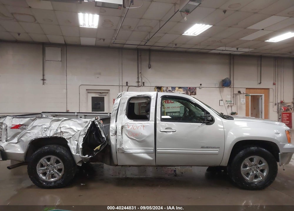 2011 GMC SIERRA 1500 SLT VIN: 1GTR2WE33BZ277084