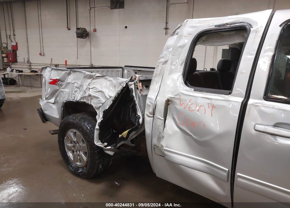 2011 GMC SIERRA 1500 SLT VIN: 1GTR2WE33BZ277084