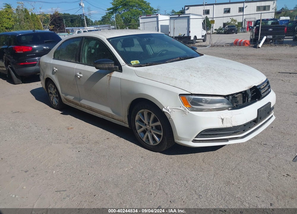 2015 VOLKSWAGEN JETTA 1.8T SE VIN: 3VWD17AJ1FM258643