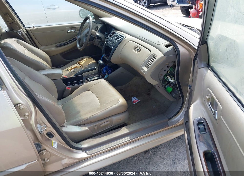 2001 HONDA ACCORD 3.0 EX VIN: 1HGCG16511A081654