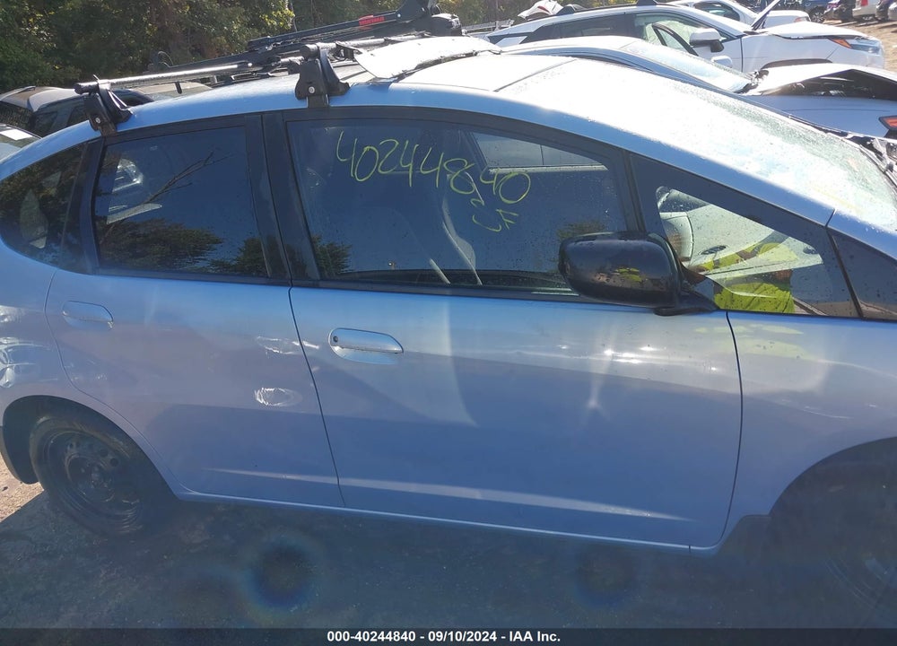 2010 HONDA FIT VIN: JHMGE8G29AC037505