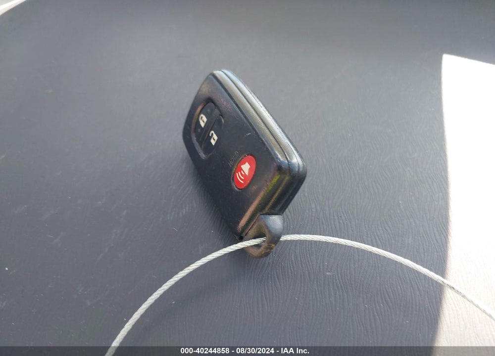 2010 TOYOTA PRIUS II VIN: JTDKN3DUXA1305591
