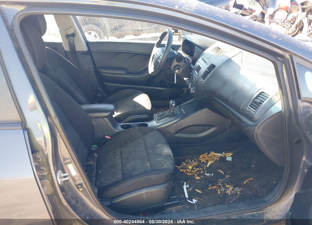 2016 KIA FORTE LX VIN: KNAFK4A68G5610558