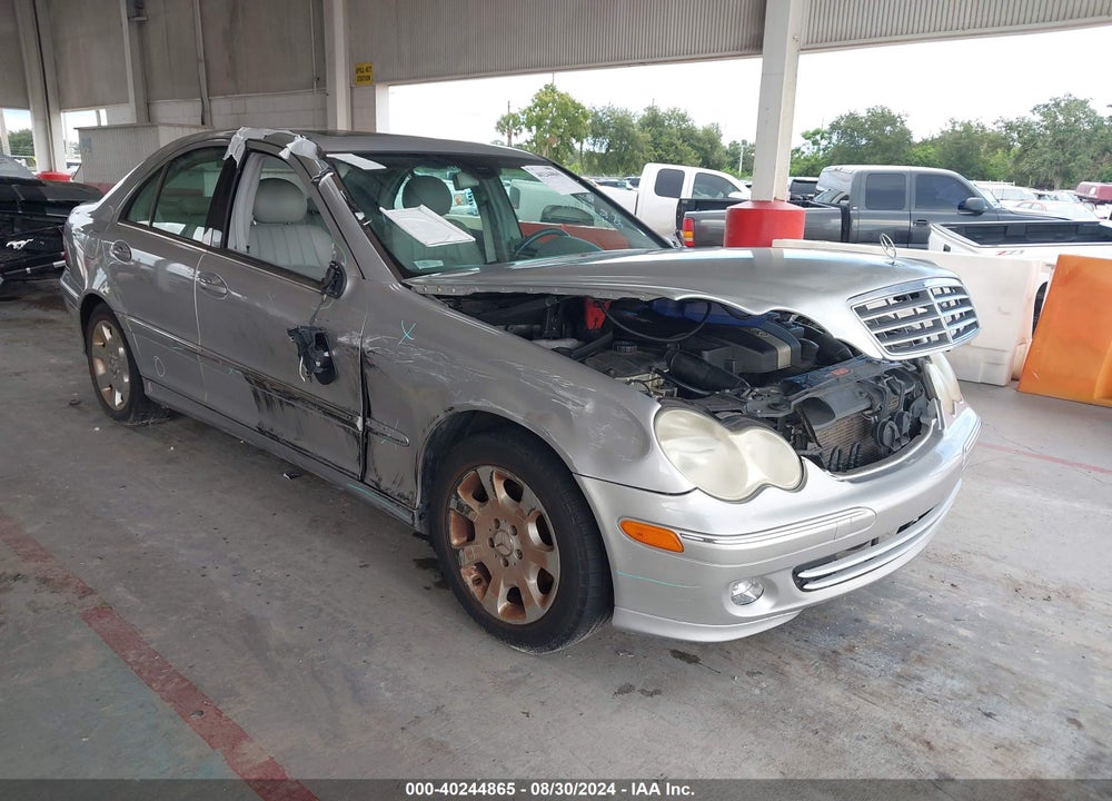 2005 MERCEDES-BENZ C 240 LUXURY VIN: WDBRF61JX5F618249