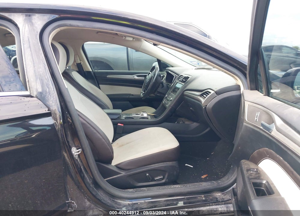 2019 FORD FUSION SE VIN: 3FA6P0HD7KR250213