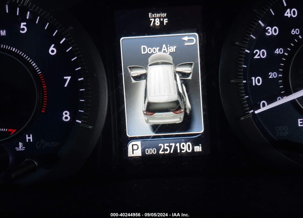 2015 TOYOTA SIENNA XLE 8 PASSENGER VIN: 5TDYK3DC7FS601611