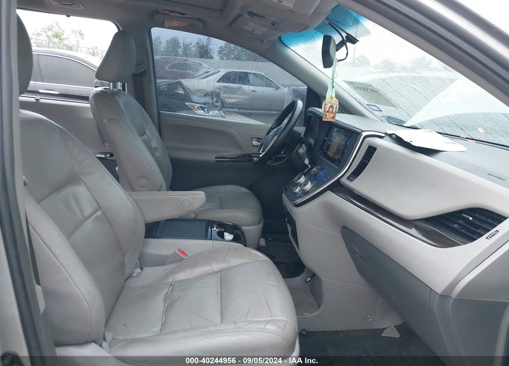 2015 TOYOTA SIENNA XLE 8 PASSENGER VIN: 5TDYK3DC7FS601611