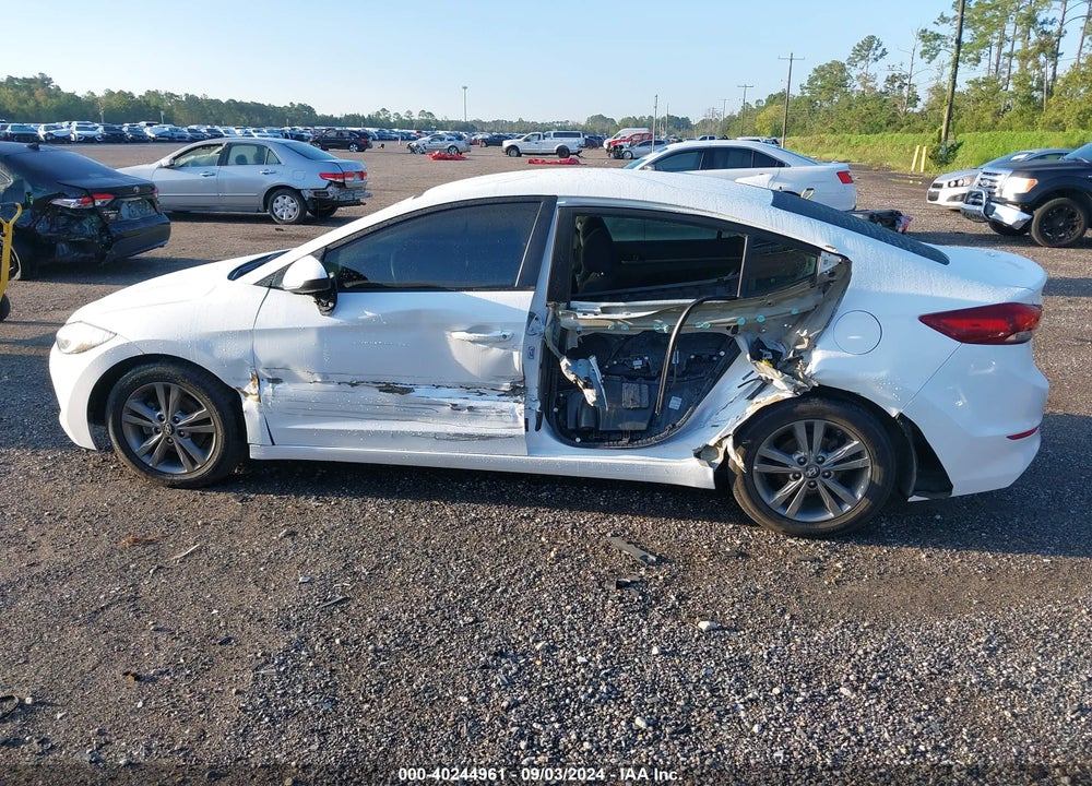 2018 HYUNDAI ELANTRA SEL VIN: 5NPD84LF9JH235521