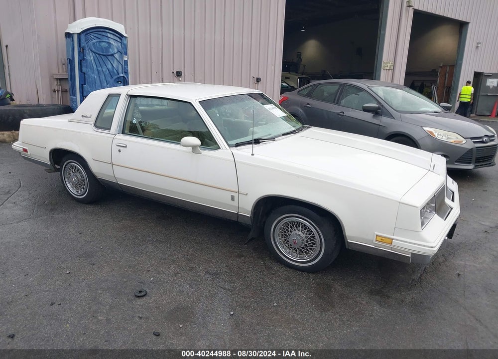 1986 OLDSMOBILE CUTLASS SUPREME BROUGHAM VIN: 1G3GM47Y4GP402434