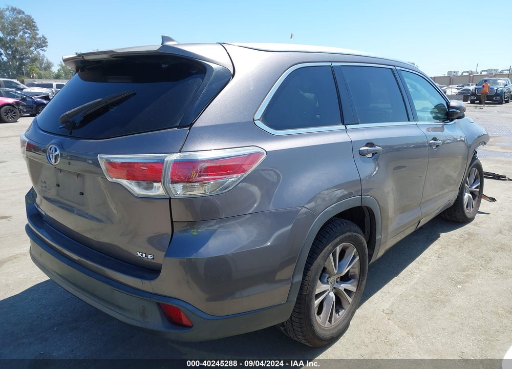 2015 TOYOTA HIGHLANDER XLE V6 VIN: 5TDKKRFH5FS103120