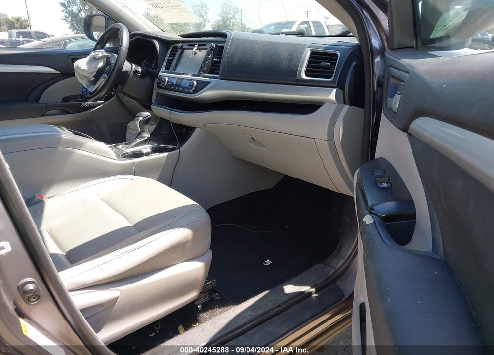 2015 TOYOTA HIGHLANDER XLE V6 VIN: 5TDKKRFH5FS103120
