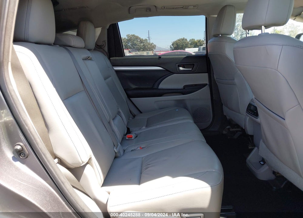2015 TOYOTA HIGHLANDER XLE V6 VIN: 5TDKKRFH5FS103120