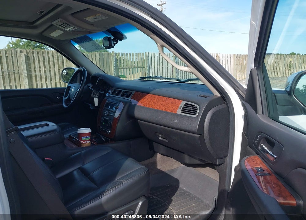 2008 CHEVROLET SUBURBAN 1500 LTZ VIN: 3GNFK16328G159984